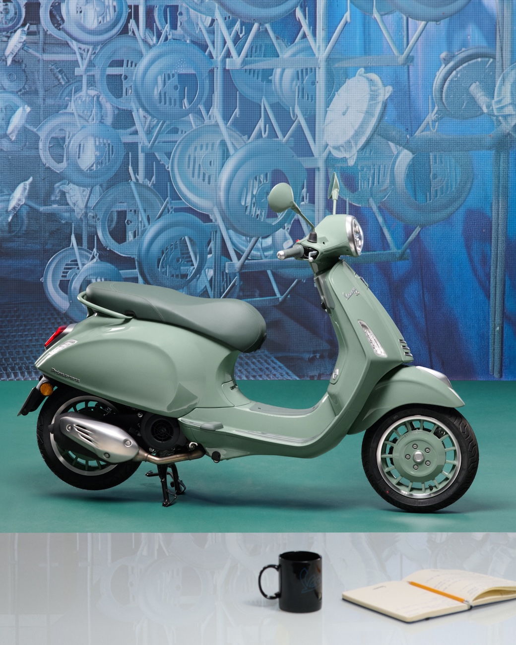 Vespa Primavera 80th